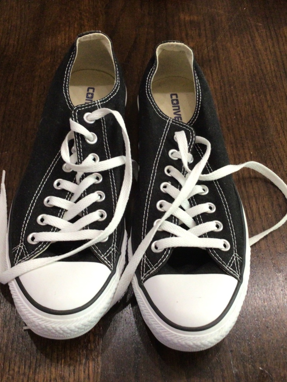 Converse All Stars sneakers. Great shape. Mens  sz 9 womens sz 11